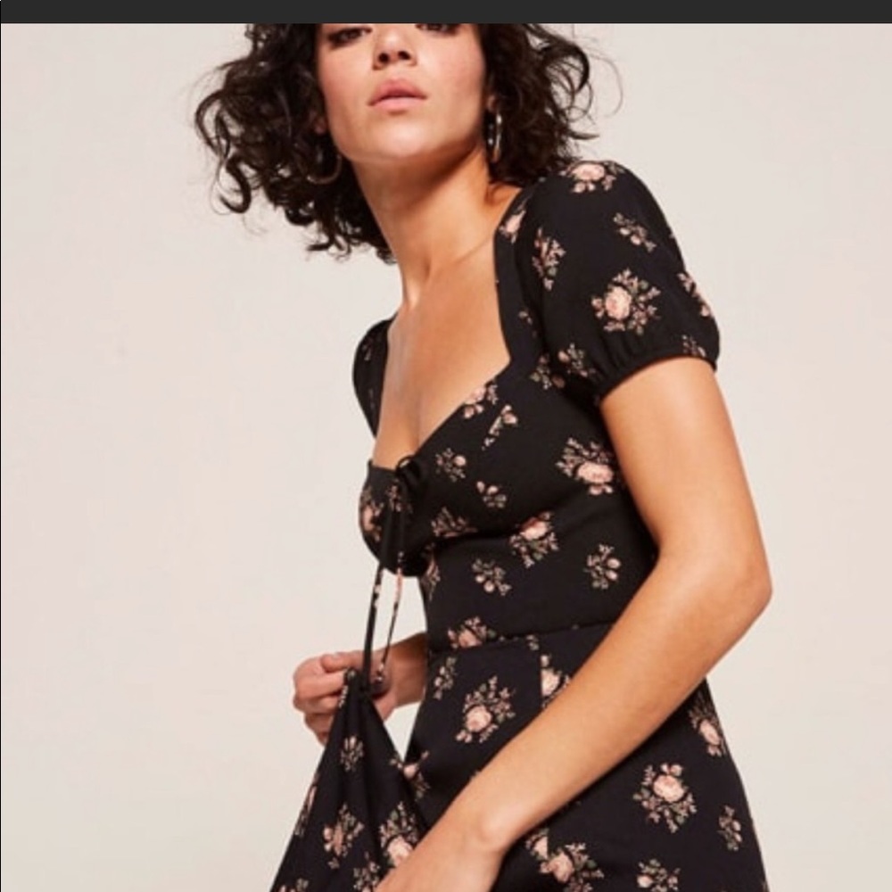 Reformation Rosetti Dress. 🌹 - Picture 4 of 14